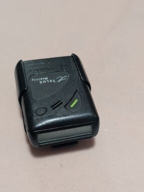 Vintage Black Motorola Bravo FLX/LX Pager Telus Mobility